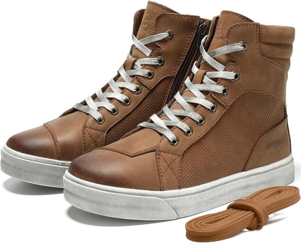 Test des bottes moto rétro BORLENI : confort et style au rendez-vous