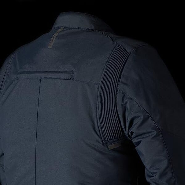 Découvrez notre test complet de la veste Furygan Scotty bleu pour hommes, taille L : confort, style et protection inégalés pour les motards. Explorez ses caractéristiques et notre avis sur ce modèle incontournable.