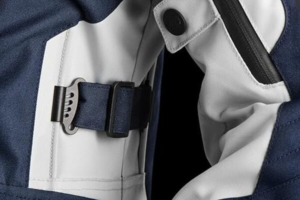 Découvrez notre test détaillé de la veste Furygan Apalaches Lady Evo : style, confort et protection pour homme au rendez-vous.