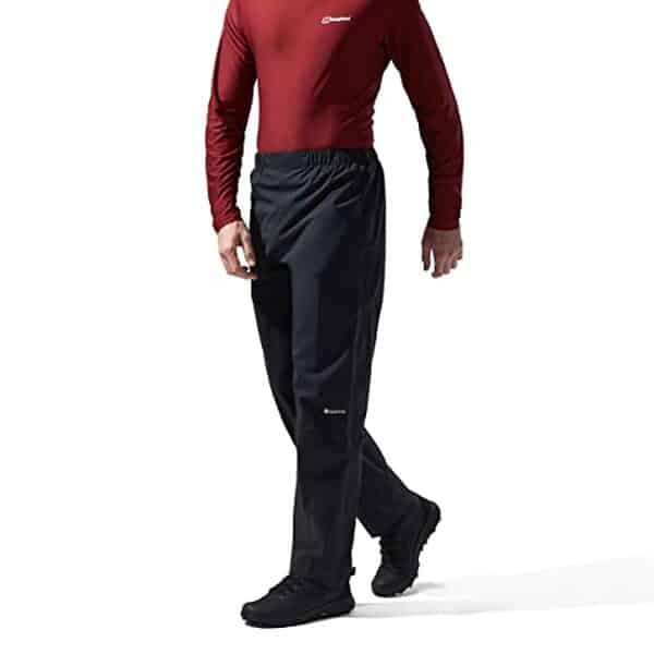 Découvrez notre avis sur le pantalon imperméable Berghaus Paclite noir taille S : confort, résistance et technologie au rendez-vous pour vos aventures outdoor.
