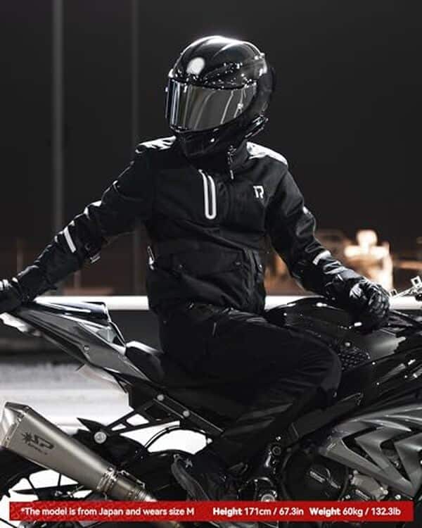 Découvrez toutes les caractéristiques de la veste moto Rideiron : protections CE, doublure amovible et confort incomparable pour une expérience de conduite sécurisée et agréable.