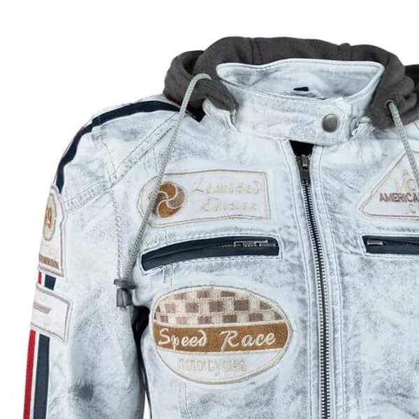 Découvrez notre test approfondi de la veste moto Urban Leather 58 pour femme en gris vintage : confort, style et protection pour vos trajets urbains.