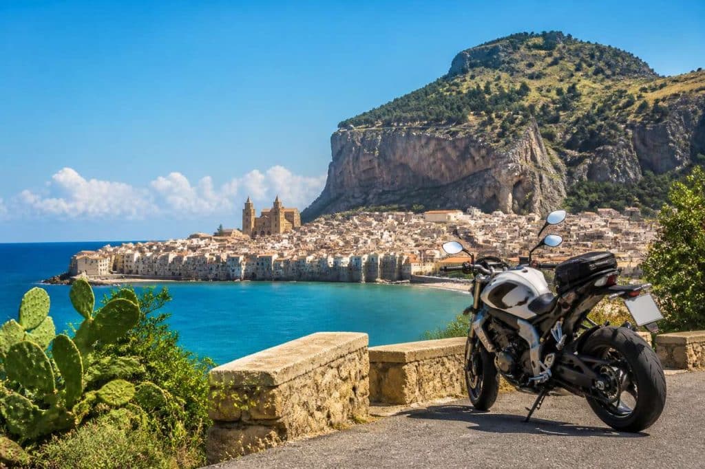 5 raisons de découvrir la Sicile à moto