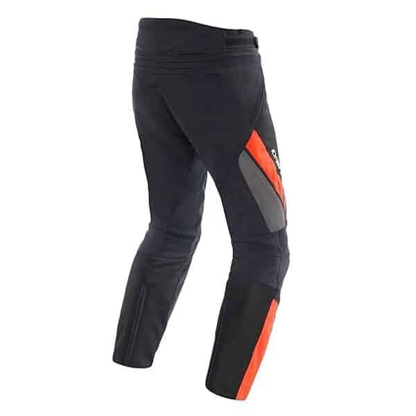 Découvrez notre test complet du pantalon moto Dainese Drake 2 air absoluteshell : protection, confort et ventilation pour vos trajets en deux-roues. 